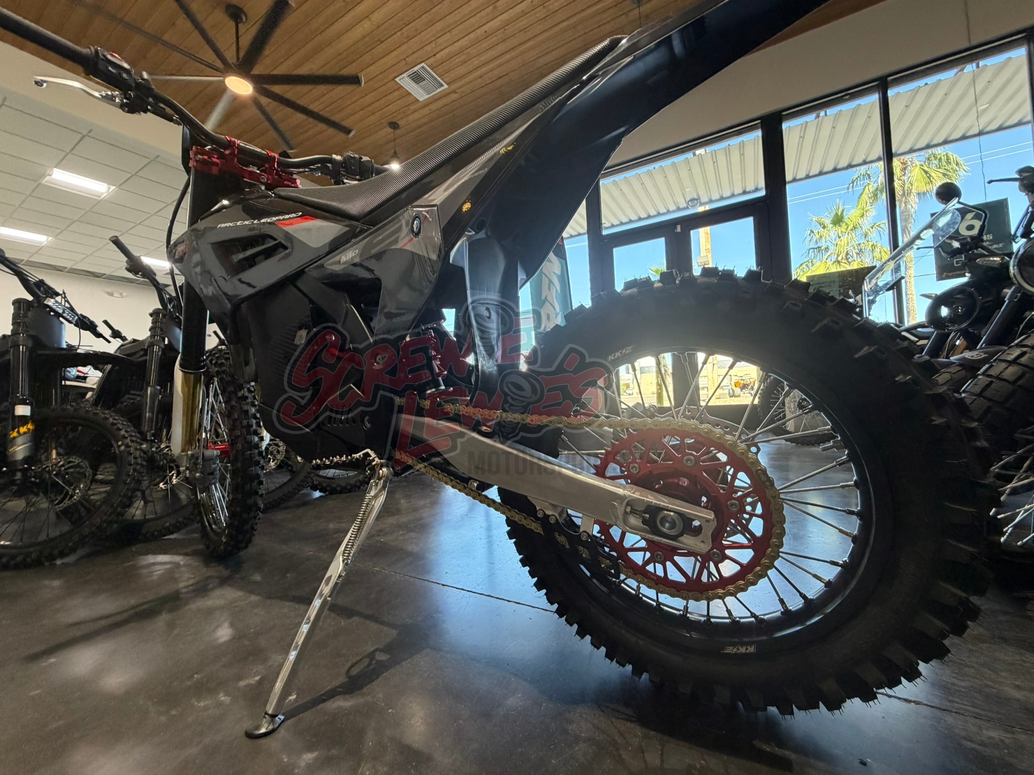 Arctic Leopard EXE 880 Enduro Black - Image 10