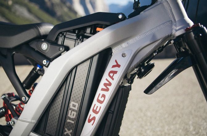 Quick-Swap Battery for Limitless Range Quick-Swap Battery for Limitless Range